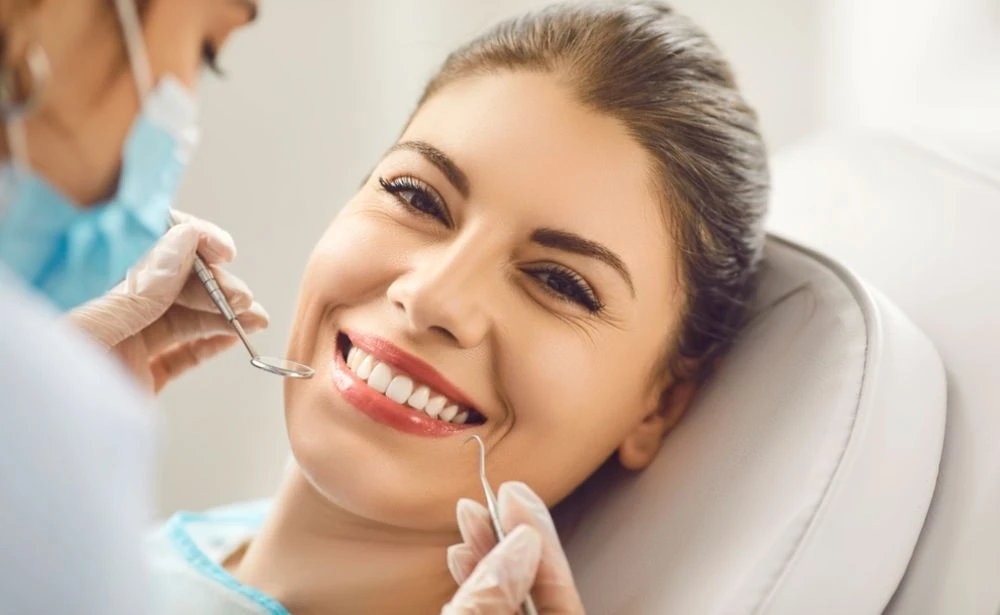 Diş Beyazlatma Yöntemleri ve Fiyatları: Sakarya'da Parlak Bir Gülümseme